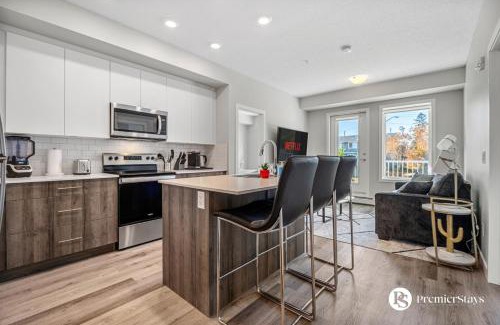 Inglewood Apartamento | Executive Suite in Inglewood with 2 Bedroom Parking AC and King Bedroom