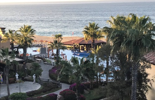 Paraíso Escondido Apartamento | Executive Suite in amazing Cabo San Lucas with Ocean Views.