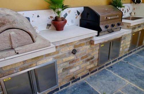Saffron Walden Apartamento | Executive Suite with Private Hot Tub SkyTV