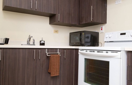 New Kingston Apartamento | Executive Suites at The Bromptons