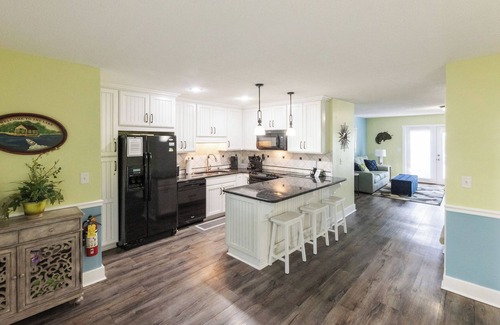 Grand Rivers Condominio | Executive Three Bedroom Yacht Condo