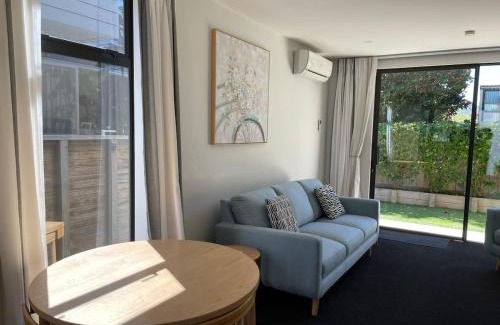 Wellington Casa | Executive Townhouse in Island Bay with Free Parking
