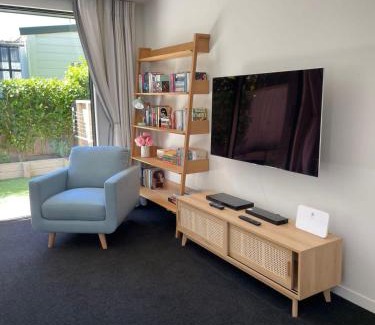 Wellington Casa | Executive Townhouse in Island Bay with Free Parking