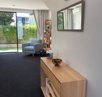 Wellington Casa | Executive Townhouse in Island Bay with Free Parking