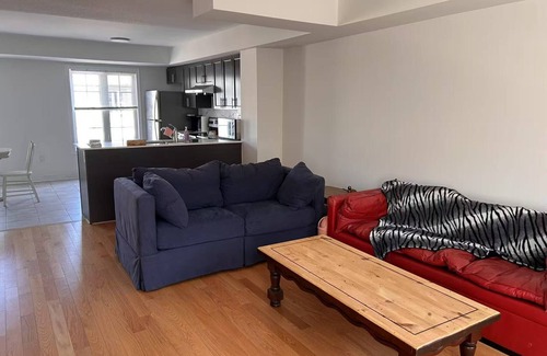 West Oak Trails Casa | Executive townhouse next to popular provincial park, 10 minutes walk