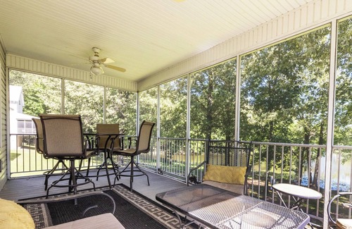 Grand Rivers Condominio | Executive Two Bedroom Pond View Condo