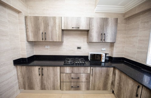 Accra Apartamento | Executive Two Bedroom Furnished Apartment, 25 mins drive from the Airport
