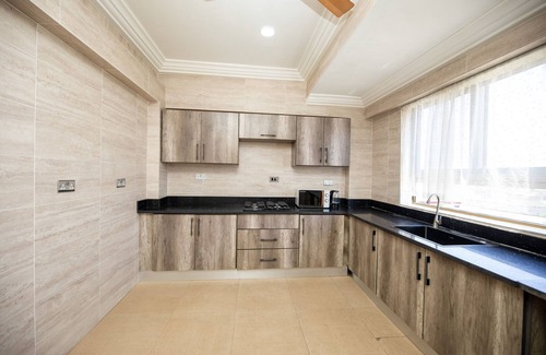 Accra Apartamento | Executive Two Bedroom Furnished Apartment, 25 mins drive from the Airport