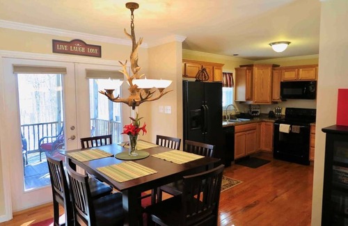 Lake Ariel Casa | Exhale by the Fire at Crestview Cottage, 3-person Canoe Included