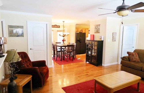 Lake Ariel Casa | Exhale by the Fire at Crestview Cottage, 3-person Canoe Included