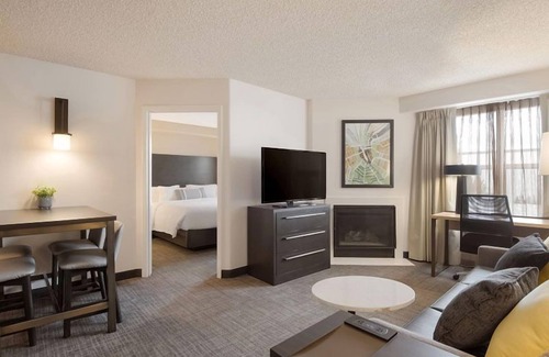 Reno/Tahoe Airport Complejo | Exhilarating escapade! Unit with Fully-equipped Kitchen and FREE Breakfast!
