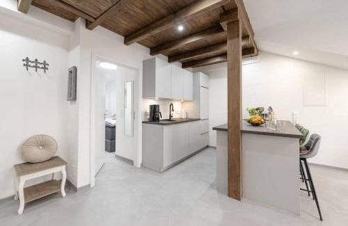 Wollmatingen Apartamento | Exklusive (DG) Neubau-Ferienwohnung mit Fernsicht