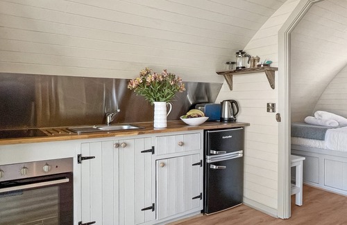 Brayford Cabaña | Exmoor View Log Cabin, nr North Molton