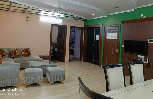 Pashim Vihar Apartamento | EXOTIC 4 BHK HOMES- WEST DELHI
