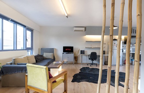 Kerameikos Apartamento | Exotic Athens Loft in Downtown - Gazi