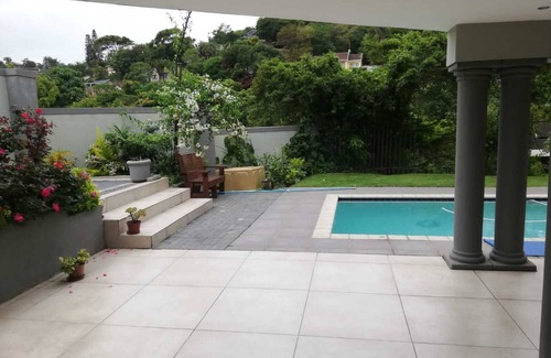 Kingsborough Apartamento | Exotic cool Bluebird Guest apartment- 5 min to beach