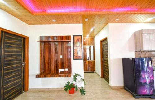 Dharampur Apartamento | Exotic Stays I 2bhk Forest View Kasauli l Serviced Apts I Best Seller I Vacations I Family Events I Sky Bonfire I Kasauli