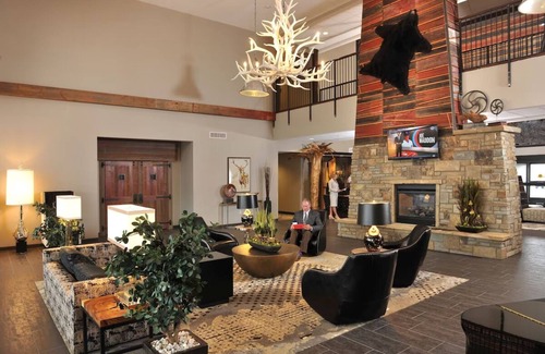Independence Hotel | Expanded King Executive, Living Room, Massage Chair, Stoney Creek KC