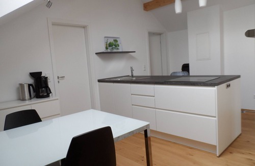 Au am Inn Apartamento | Amplia cocina moderna y ampliada, totalmente equipada y gran salón