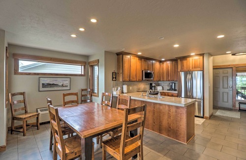 Bigfork Condominio | ¡NUEVO! Bigfork Condo en Marina Cay en Flathead Lake!