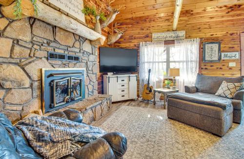 Clarkridge Casa | Expansive Mountain Home Rental with Yard and Fire Pit!