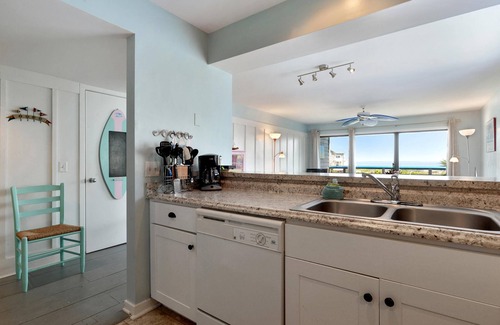 Saint Helena Island Condominio | Amplia vista al mar, admite mascotas y ¡NUEVO SOFÁ PARA DORMIR!