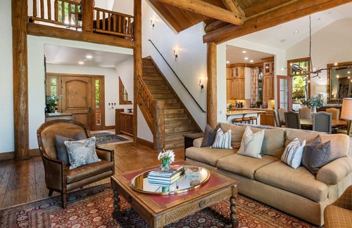Edwards Casa | Expansive Ski-in/out Retreat at Arrowhead | Bearberry Lodge