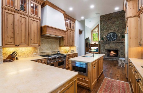 Edwards Casa | Expansive Ski-in/out Retreat at Arrowhead | Bearberry Lodge