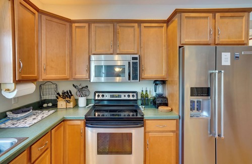 East Greenbush Casa | Expansive Upstate Home w/ Home Theater!