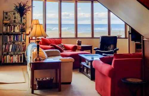 Westport Casa | Expansive Views Family Oceanfront Beach Home