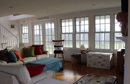 Tom Nevers Casa | Expansive Views! House , Sleeps 9 short walk to the beach.