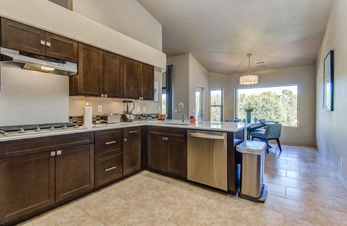West Sedona Casa | Sedona Dove Wing Knoll Expansive Views +Patio+Outdoor Dining+Bubbly Hot Tub & Pool+FirePit!