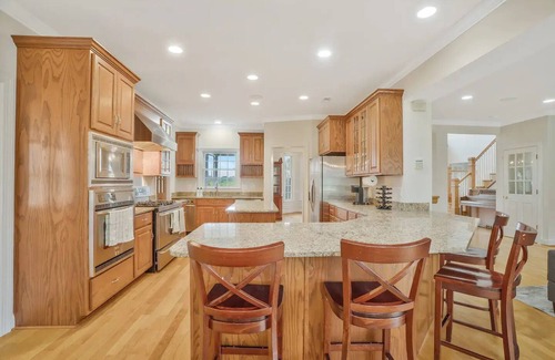 Purcellville Casa | Expansive Villa w/ Hot Tub, Fire Pit, Sleeps 22
