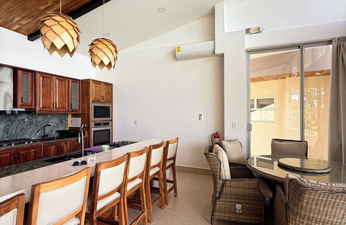 Tárcoles Casa | "Experience a unique moment in a corner of tranquility and natural beauty!"