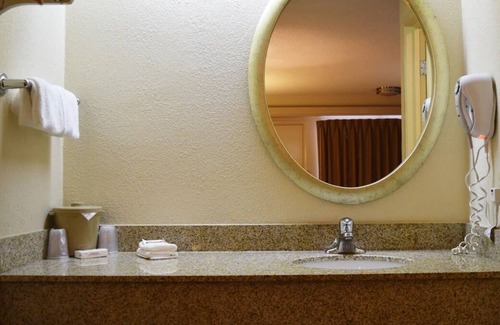 Bowmansville Casa | Experience a Weekend of Fun! Pet-friendly, FREE Parking, Near Glen Falls!