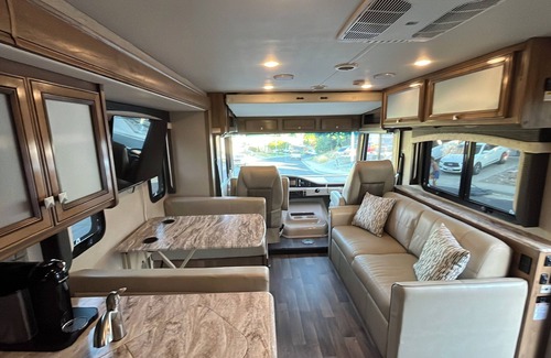Vacaville Casa | Experience an RV stay in Vacaville, featuring Wi-Fi for your connectivity needs.
