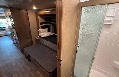 Vacaville Casa | Experience an RV stay in Vacaville, featuring Wi-Fi for your connectivity needs.