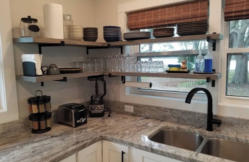 Quincy Casa | Experience Beautiful Lake Point!