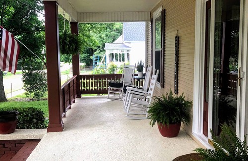 Charleston Casa | Experience Charleston charm near Hiwassee River