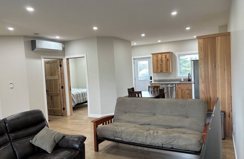 Wasagaming Cabina | Experience Clear Lake from this prime location