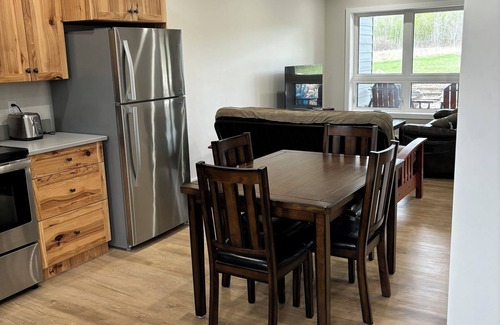 Wasagaming Cabina | Experience Clear Lake from this prime location