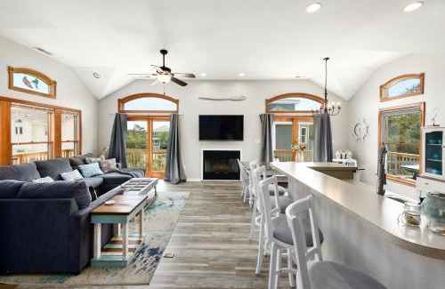 Ocean Sands Casa | Experience coastal charm at Salty Seahorse - C7500, a spacious 4-bedroom home in Corolla