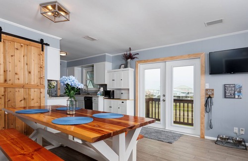 Fort Morgan Cabina | Experience Coastal Living at The Blue Pearl: Private Beach Access | Pet-Friendly