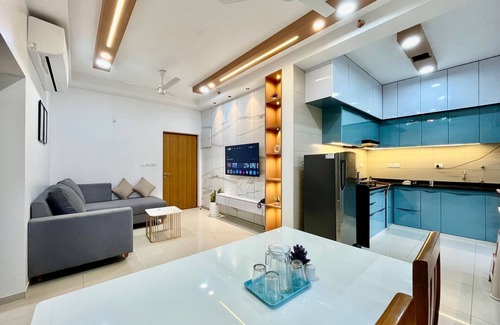 Gandhinagar Apartamento | Experience Comfort & Convenience – 2BHK RamaRoyals Apartments in Gift City