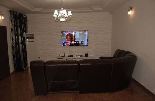 Abuja Hotel | Experiencia Comfort @ Kings Court Hotel, Abuja Buena ubicación, buen personal, buenas habitaciones