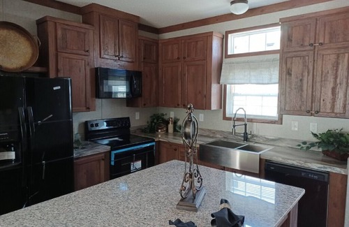 Putnam Hall Apartamento | Experience country life at a farm animal sanctuary, perfect for animal lovers!