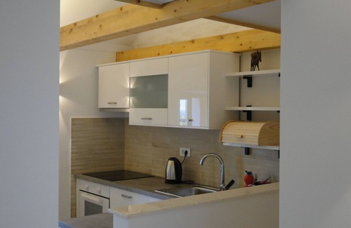 Pitve Apartamento | Experimente momentos de cuento de hadas en un hermoso pueblo antiguo en la isla de Hvar