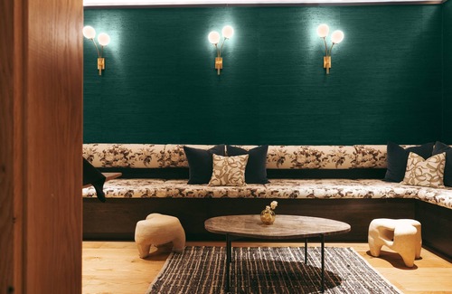 Fredericksburg Hotel | Experience Fredericksburg | Tillie Suite, Pool, & Main Street Moments