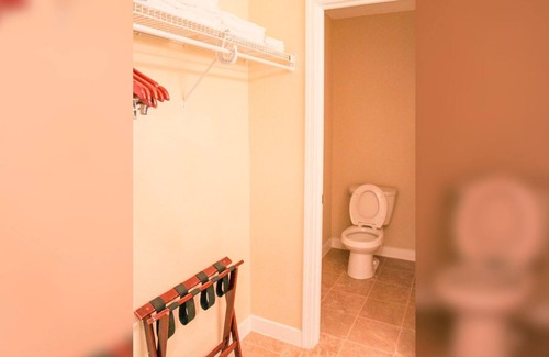 Kelleys Island Casa | Experience Island Tranquility at the Iroquois Suites Kelleys Island 216
