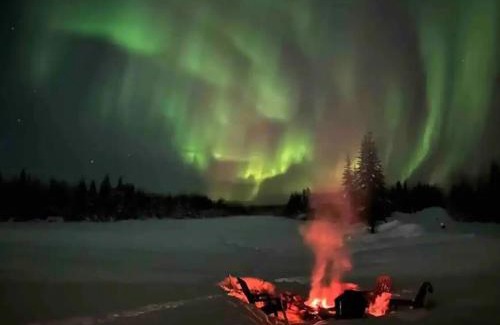 Badger Chalet De Esquí | Experience Lakeside Cabin Living in North Pole, AK